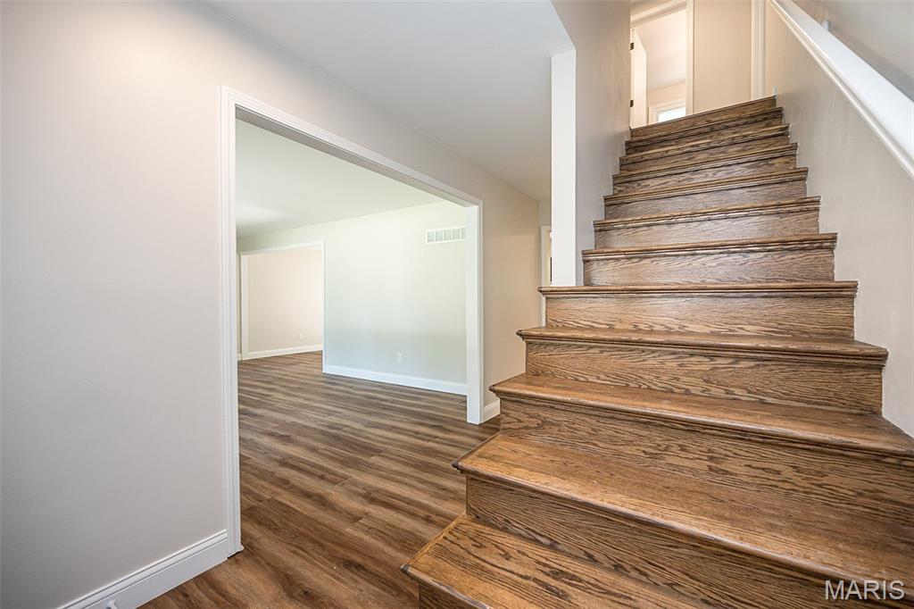 5935 Lafayette Drive Property Photo 7