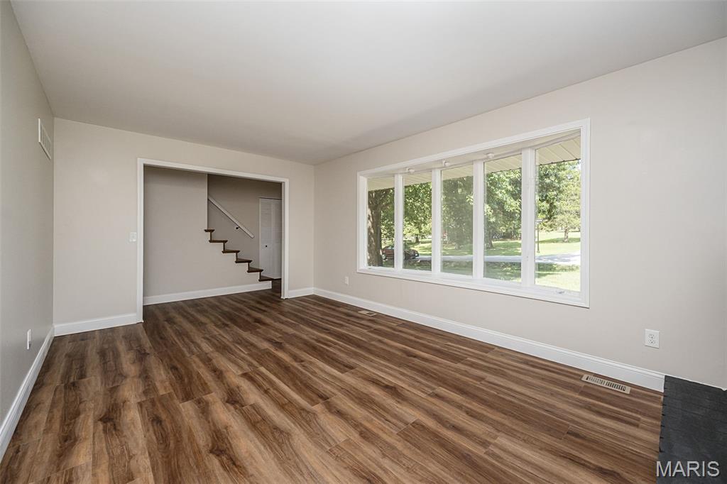 5935 Lafayette Drive Property Photo 12