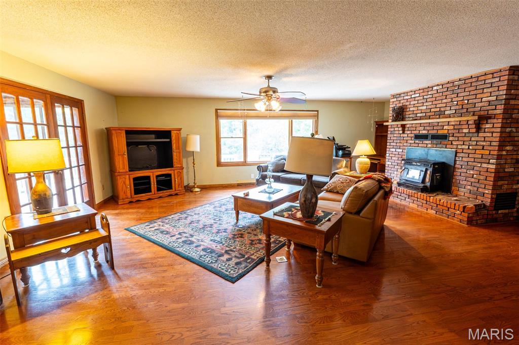 15655 County Road 5190 Property Photo 8