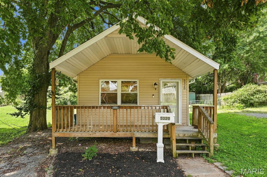 5320 Staely Avenue Property Photo 2