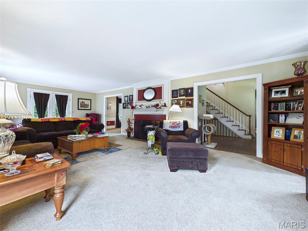 22 Frontenac Place Property Photo 5