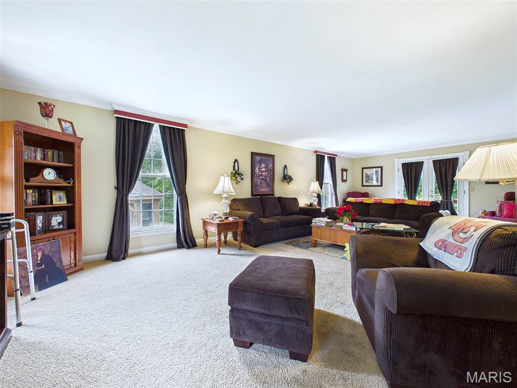 22 Frontenac Place Property Photo 6