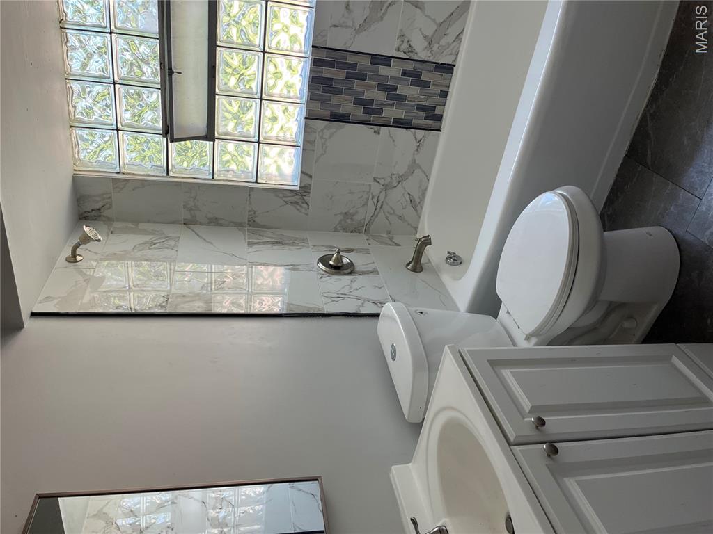 5479 Hamilton Avenue Property Photo 5
