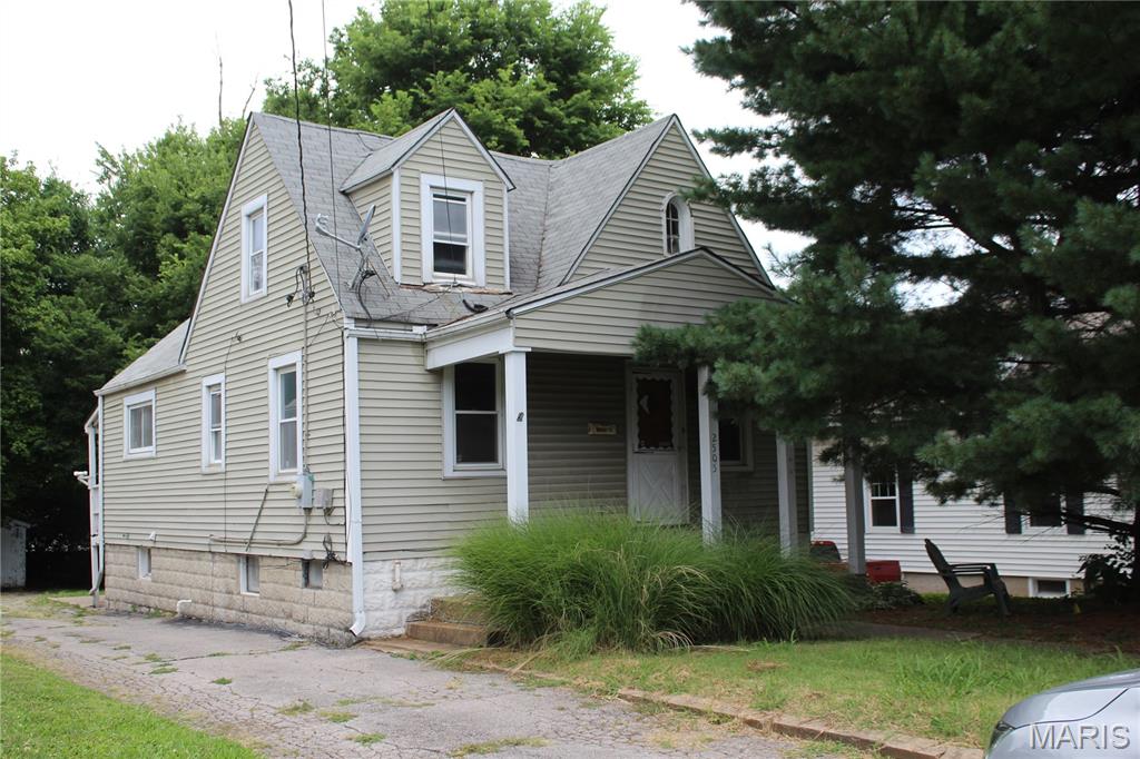 2505 Hood Avenue Property Photo 1