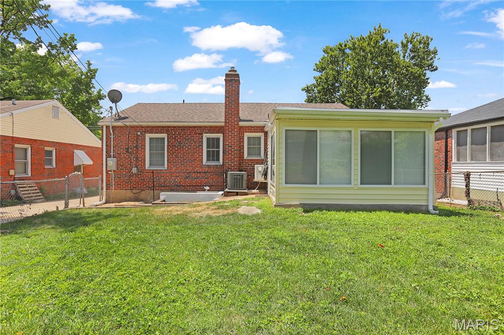 1542 N Hanley Road Property Photo 22