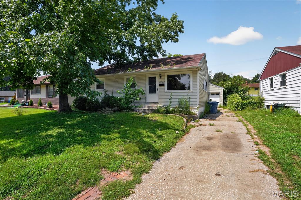 10507 Renfrew Drive Property Photo 1