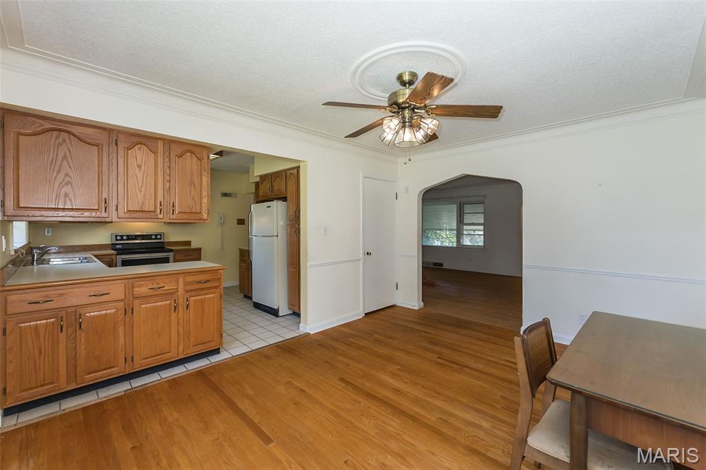 9903 Vasel Drive Property Photo 5