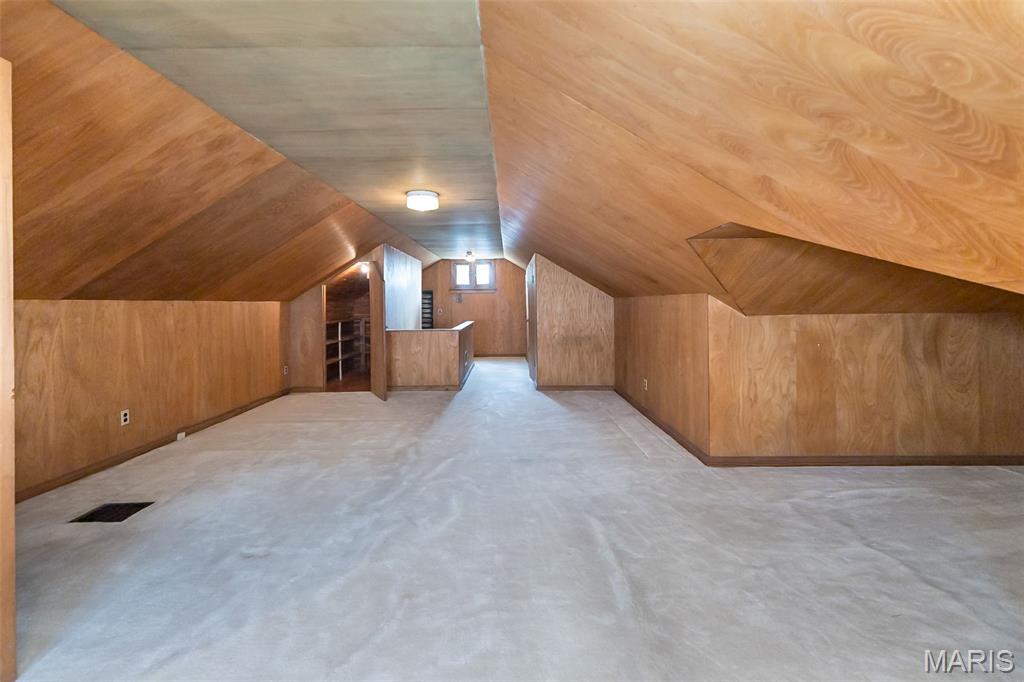 9903 Vasel Drive Property Photo 20