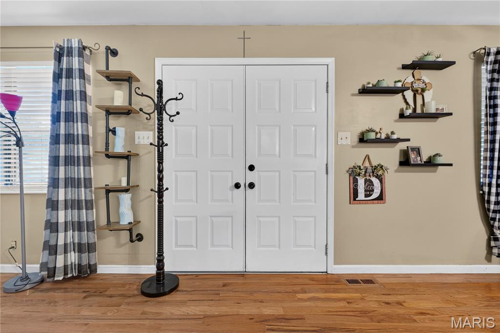 9958 Column Drive Property Photo 8