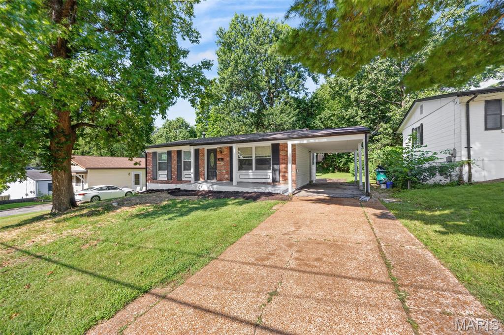 609 N Elm Avenue Property Photo 1