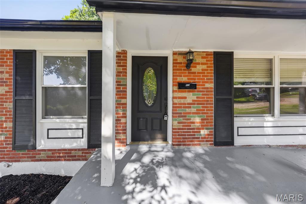609 N Elm Avenue Property Photo 4