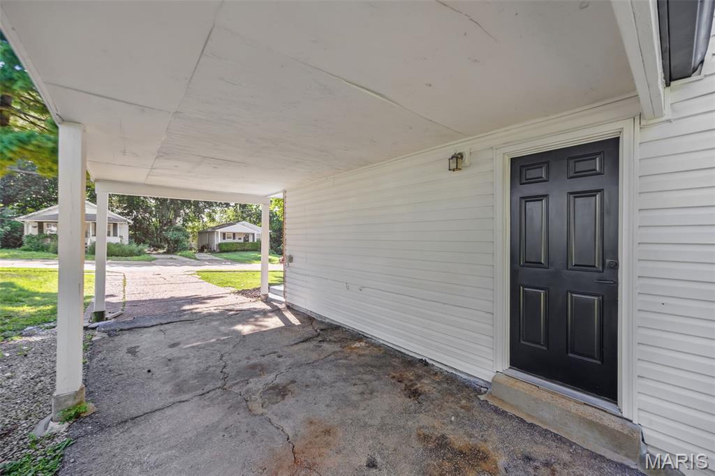 609 N Elm Avenue Property Photo 6