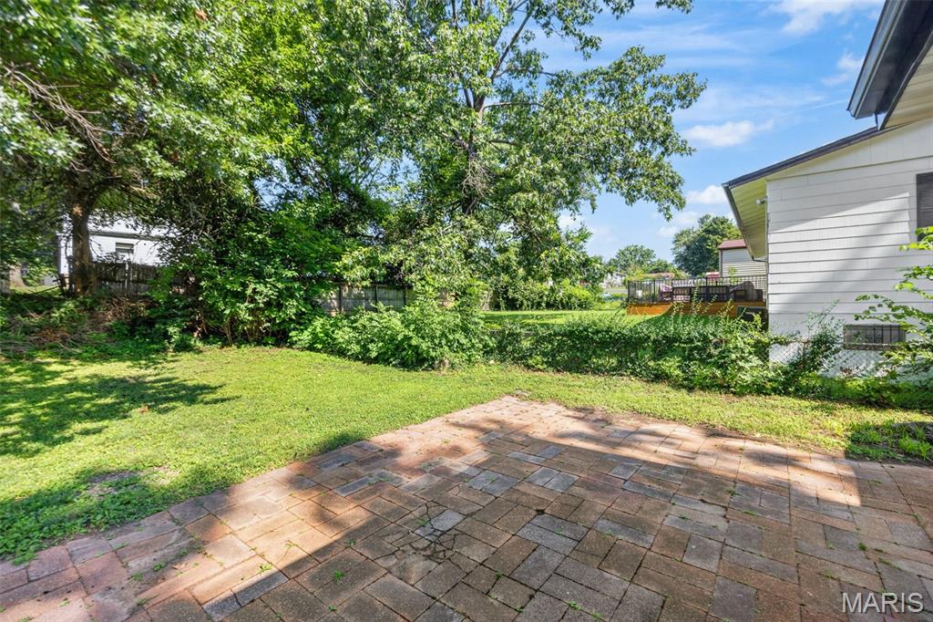 609 N Elm Avenue Property Photo 8