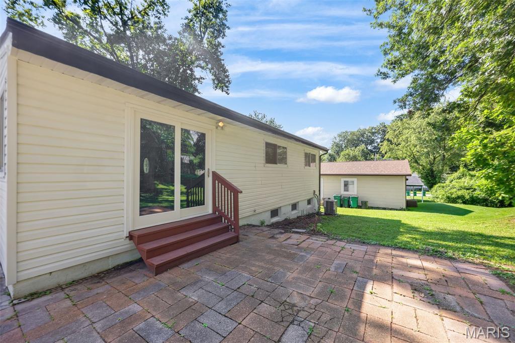 609 N Elm Avenue Property Photo 9