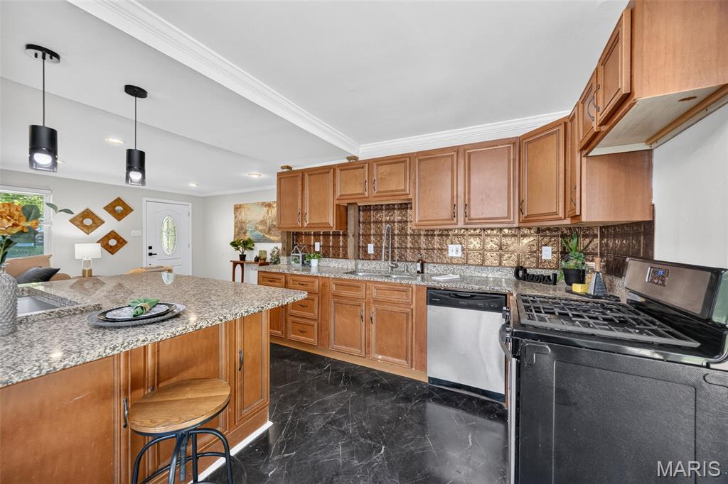609 N Elm Avenue Property Photo 16