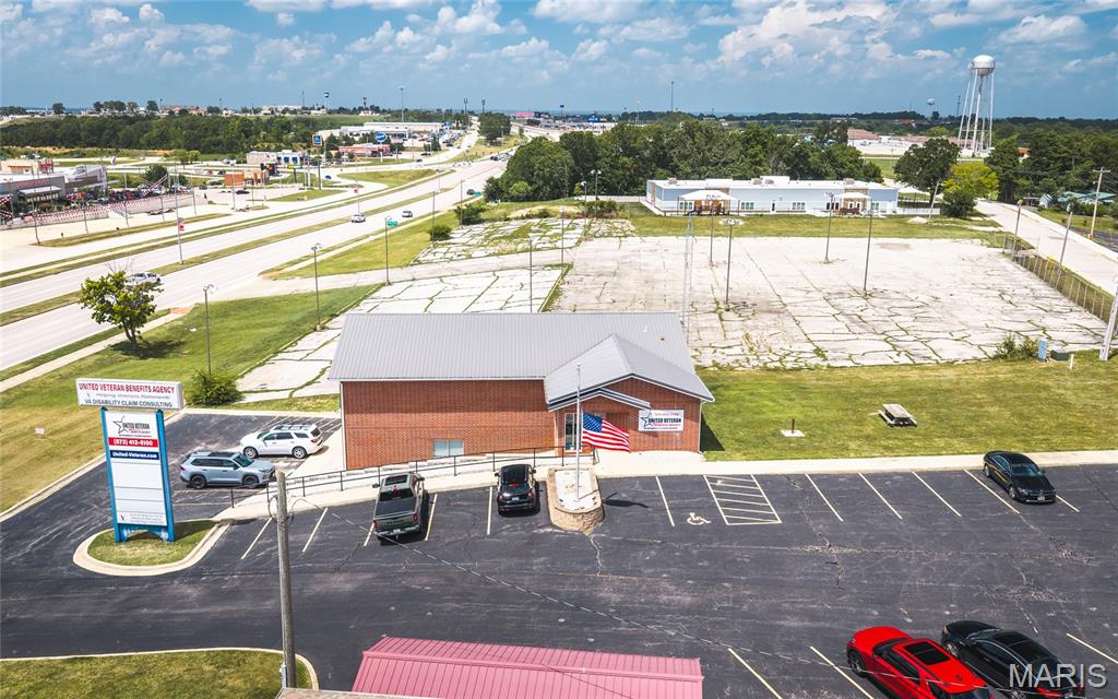 555 Marshall Drive Property Photo 4