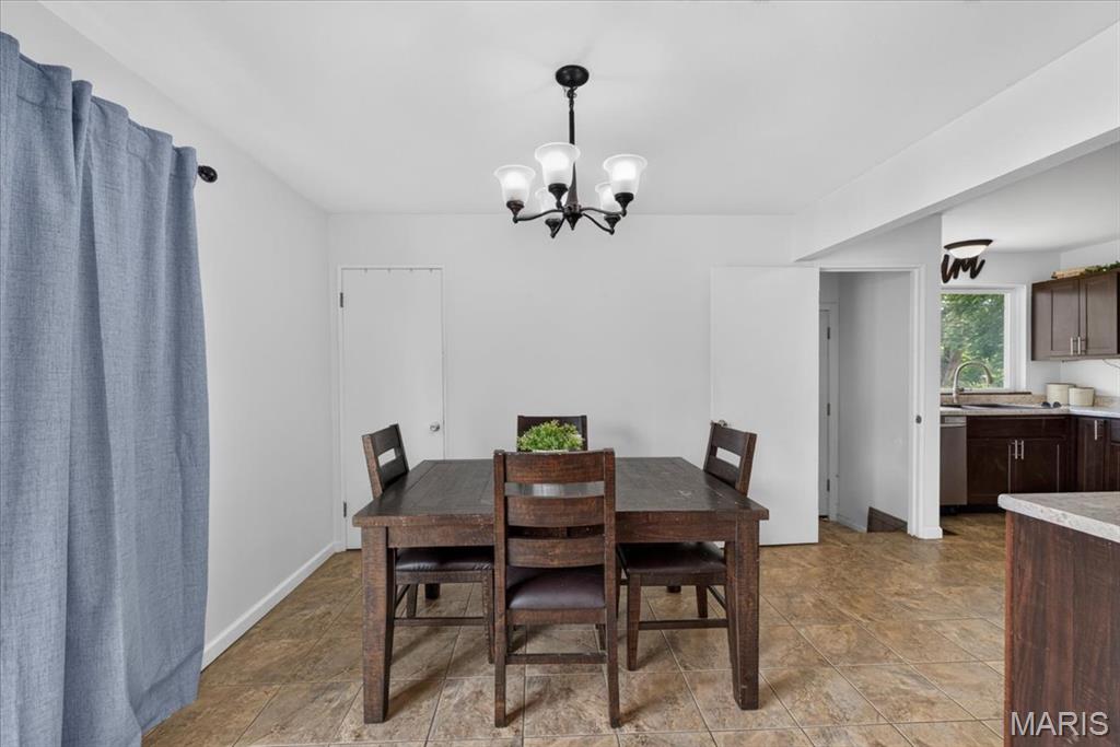 10809 Ridgecrest Drive Property Photo 8