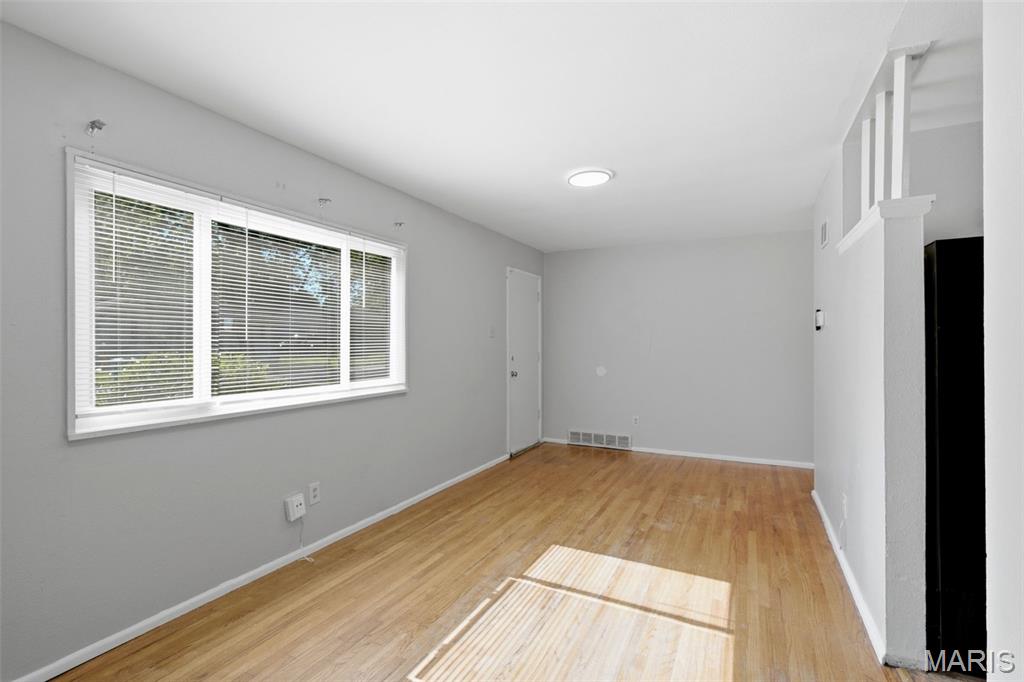 10537 Earl Drive Property Photo 8