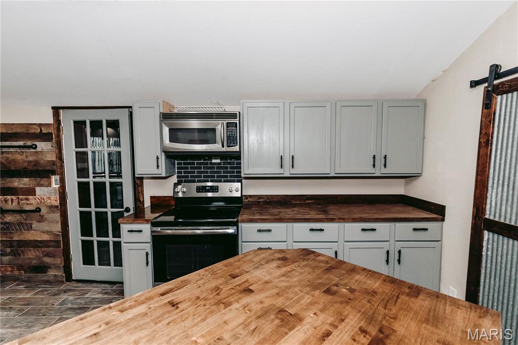 40190 Dandelion Road Property Photo 9