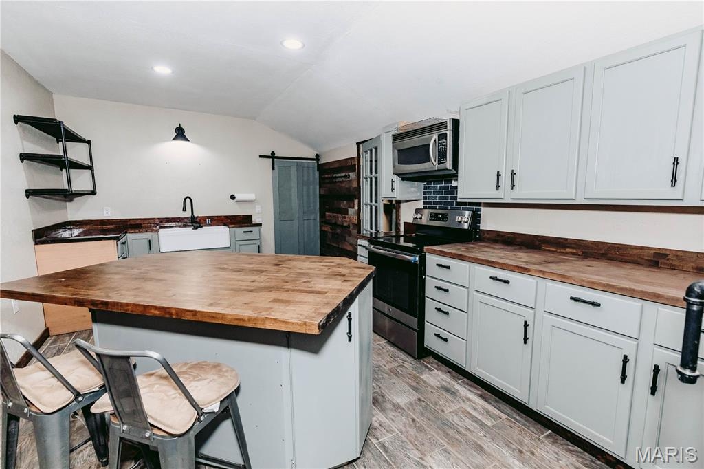 40190 Dandelion Road Property Photo 11