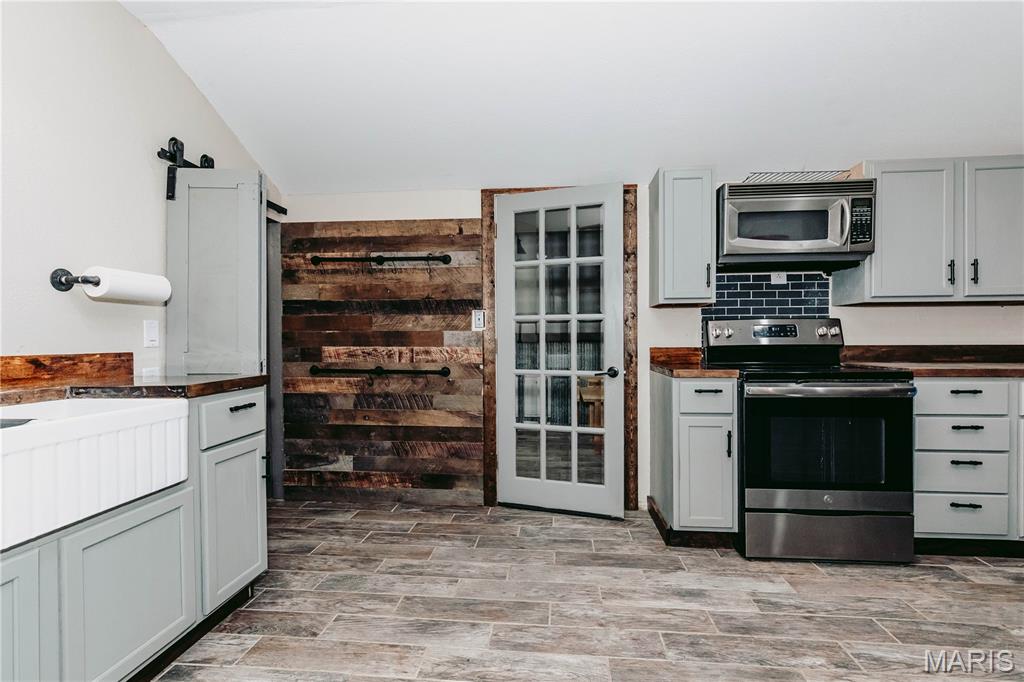 40190 Dandelion Road Property Photo 12