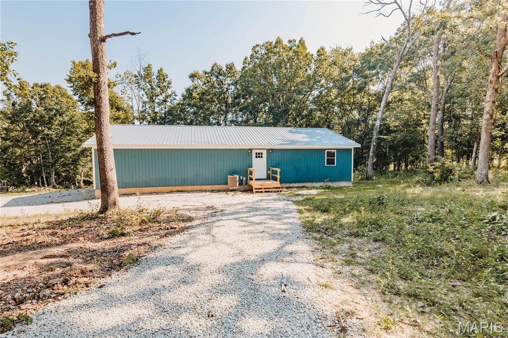 21503 Highway 28 Property Photo 4