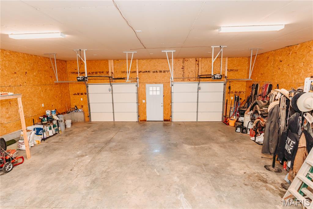 21503 Highway 28 Property Photo 8