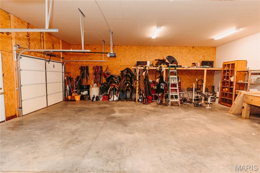 21503 Highway 28 Property Photo 9