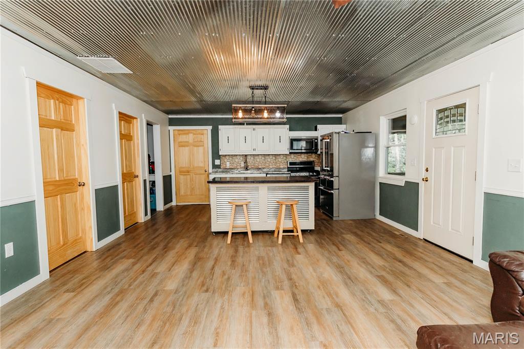 21503 Highway 28 Property Photo 18