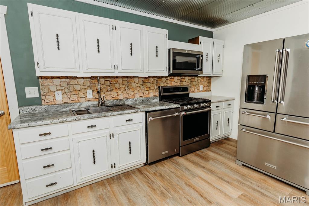 21503 Highway 28 Property Photo 21