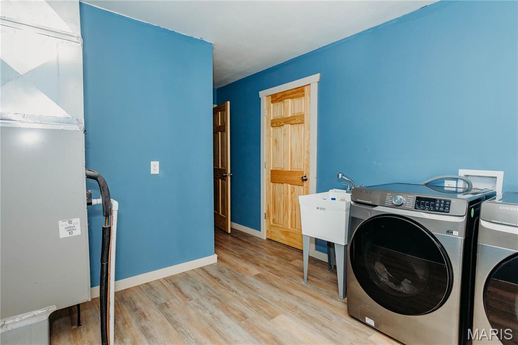 21503 Highway 28 Property Photo 32