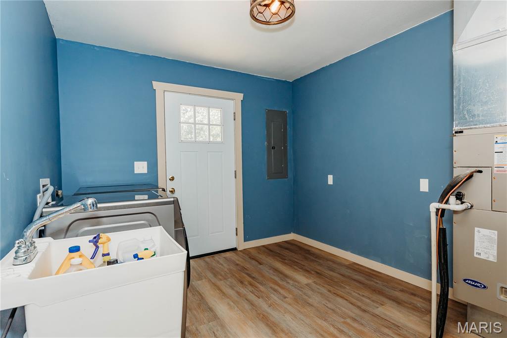 21503 Highway 28 Property Photo 34