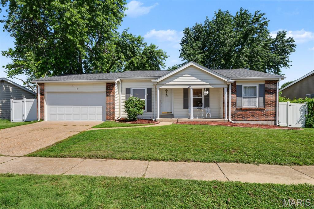 719 Waterfall Drive Property Photo 1