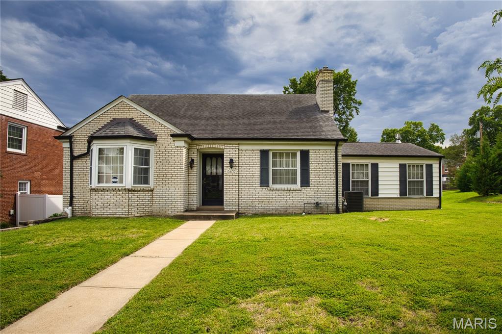 9402 Pine Avenue Property Photo 1