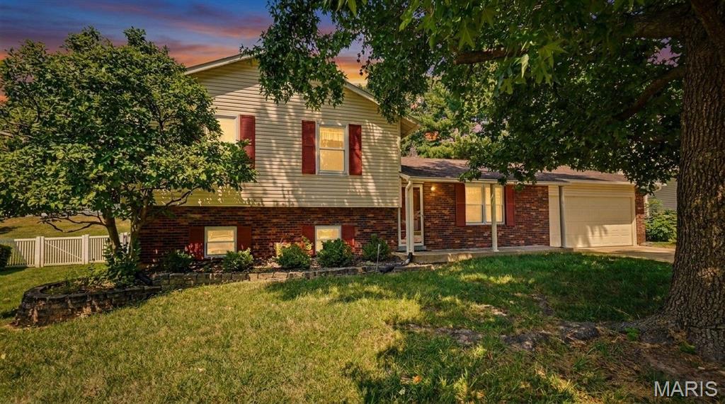 2215 Graystone Drive Property Photo 1