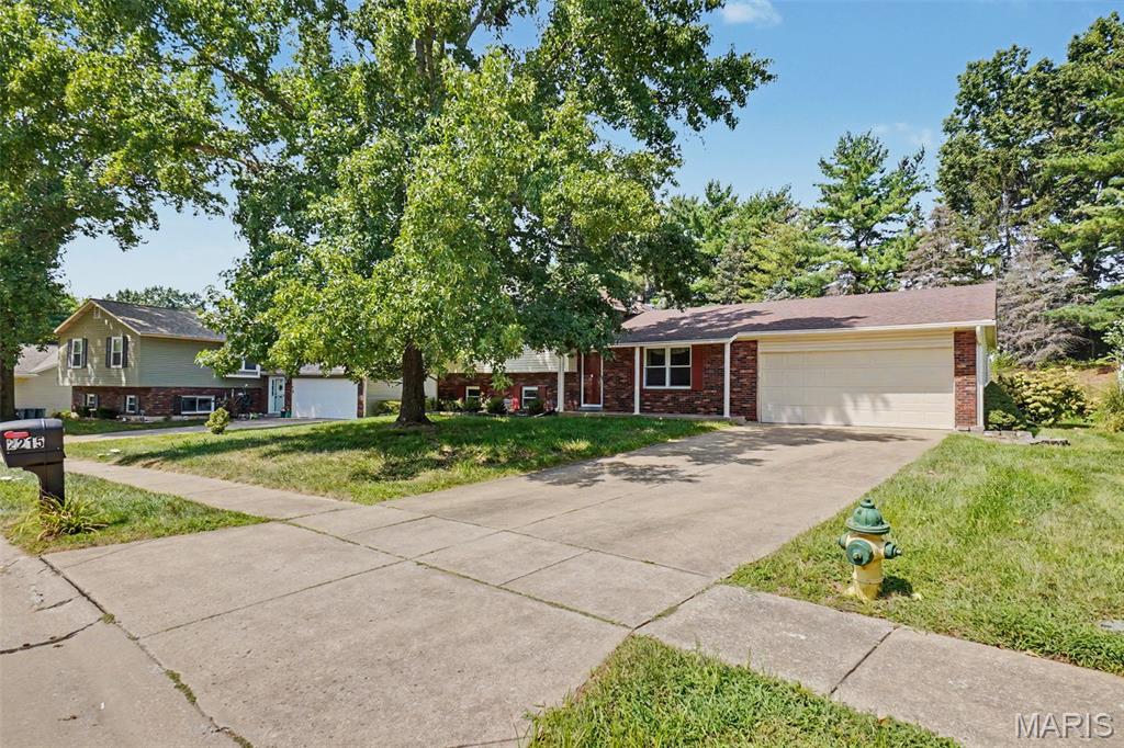 2215 Graystone Drive Property Photo 5