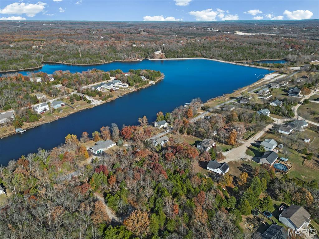 1065 Lakeshore Drive Property Photo 6