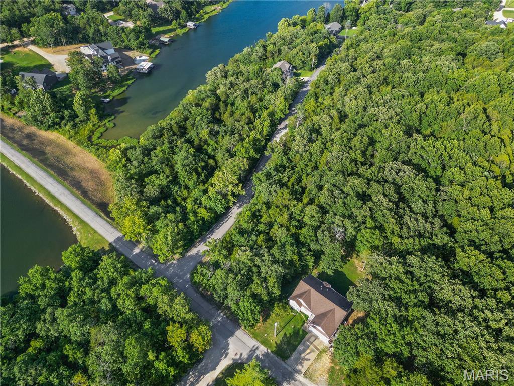 1065 Lakeshore Drive Property Photo 11
