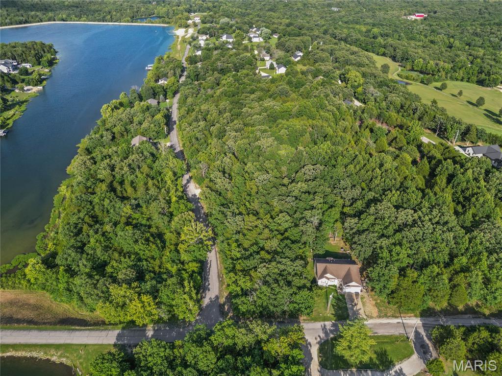1065 Lakeshore Drive Property Photo 15