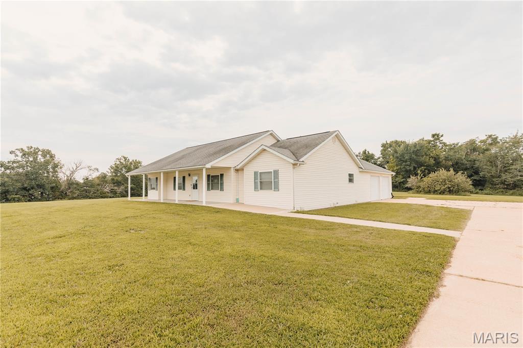 12594 Highway D Property Photo 1