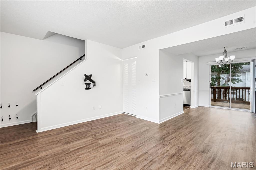 8912 N Swan Circle Property Photo 6