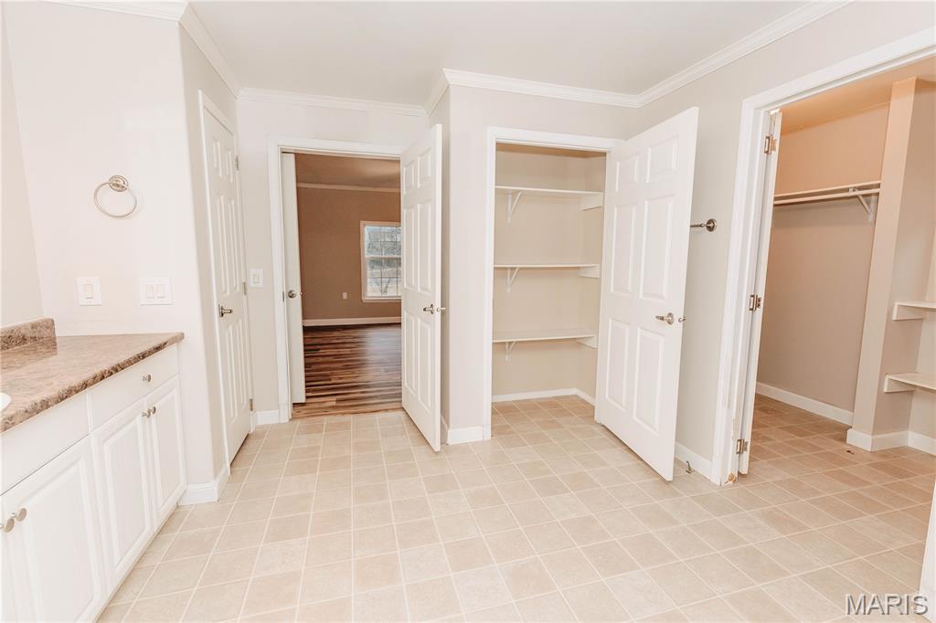 215 E 5th Street Property Photo 24