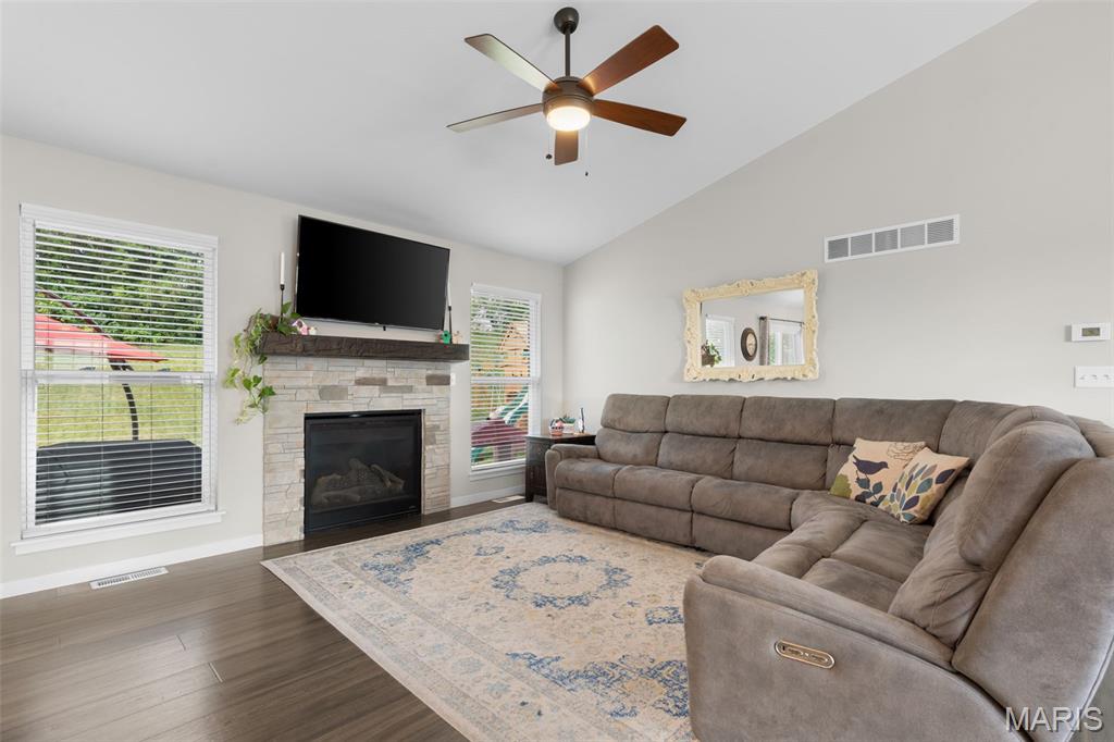 2127 Kuenzel Drive Property Photo 4