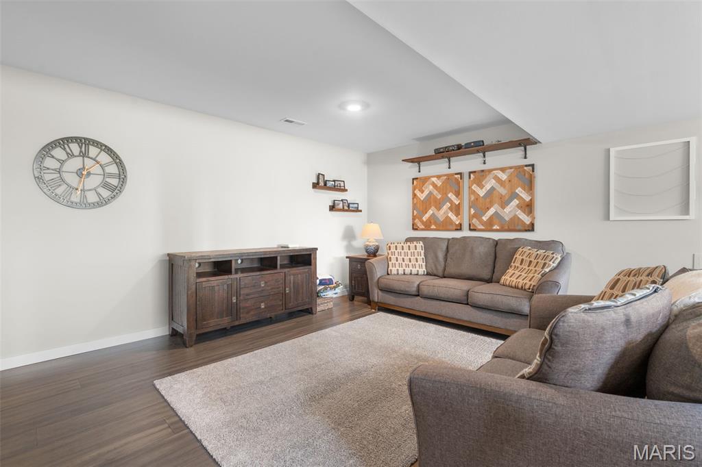 2127 Kuenzel Drive Property Photo 25