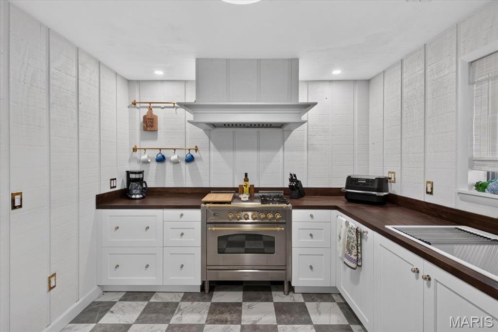 3661 S Lakeshore Drive Property Photo 12