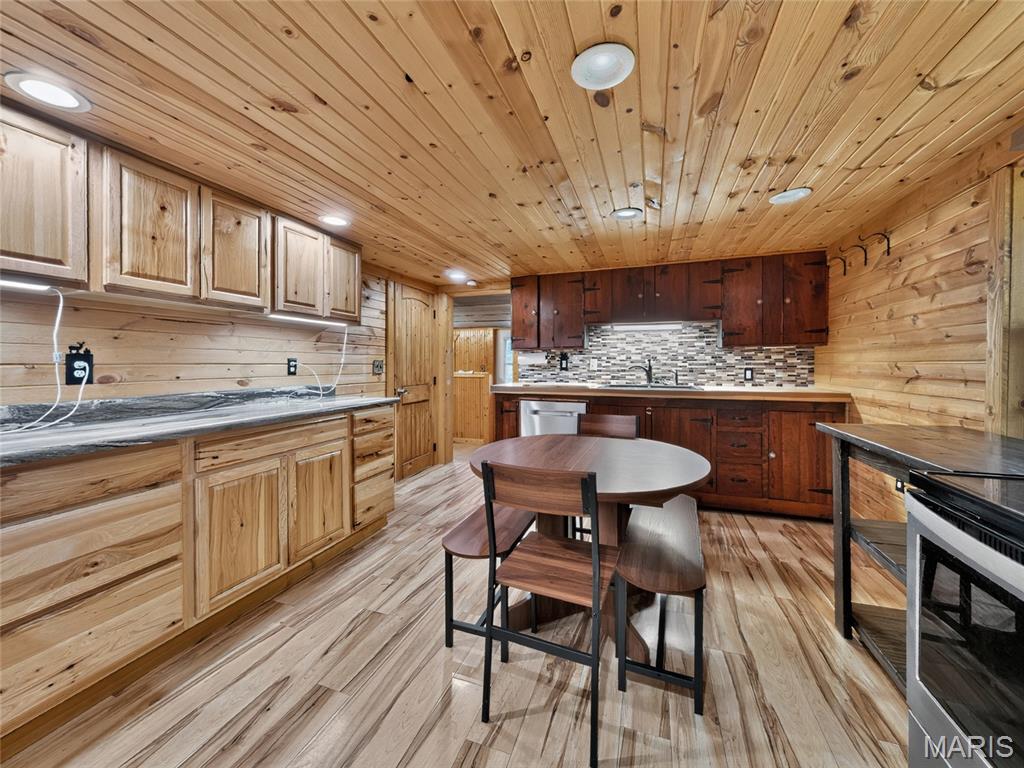 2268 Madison 244 Property Photo 37