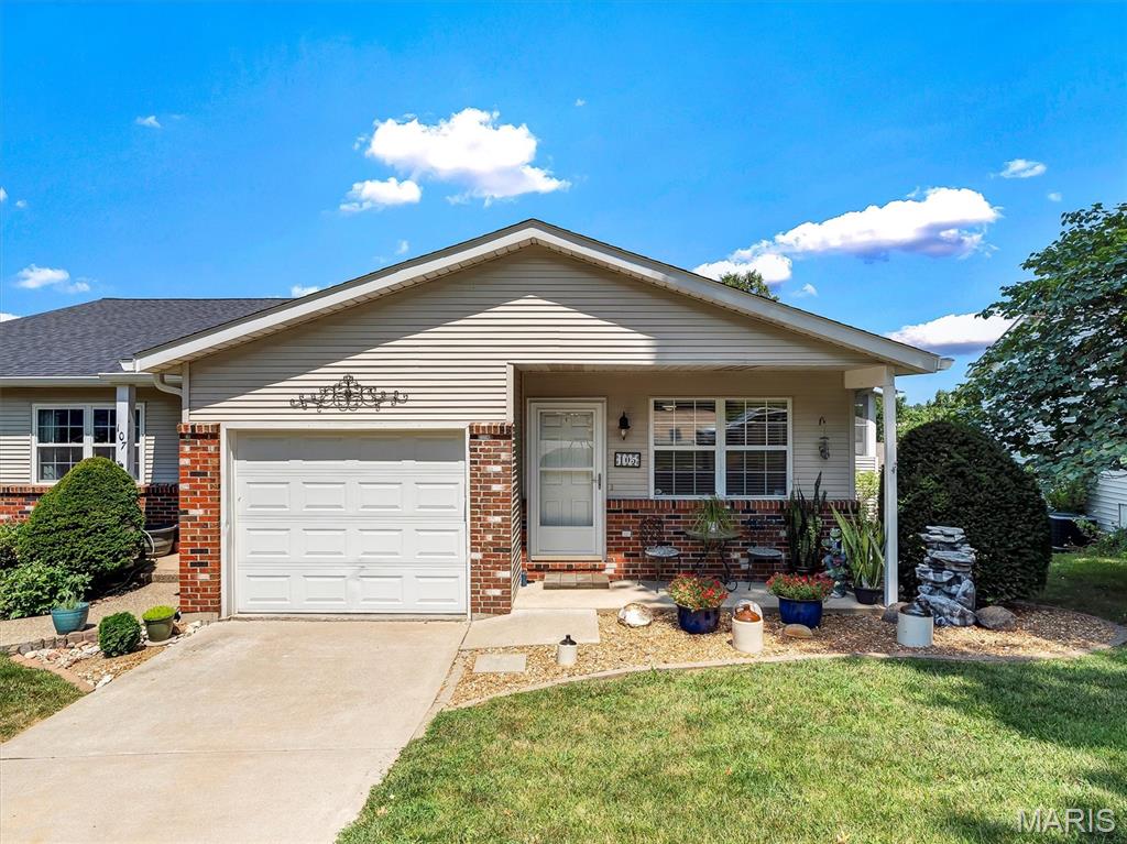 105 Wenona Drive Property Photo 1