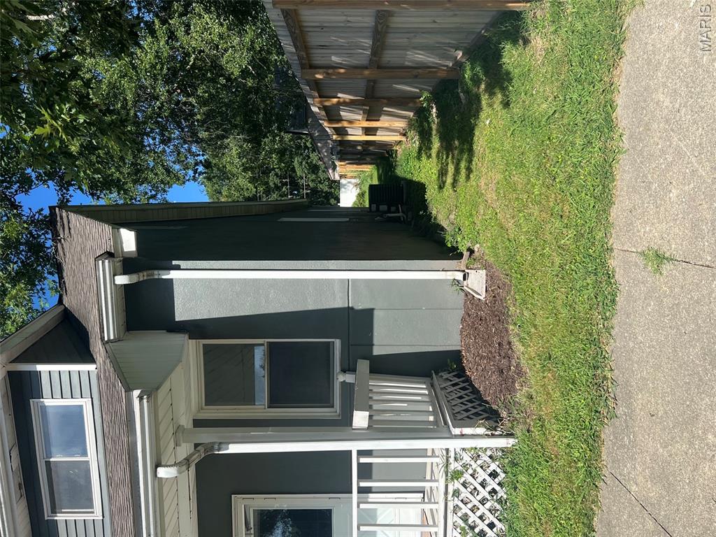 106 S Cherry Street Property Photo 4