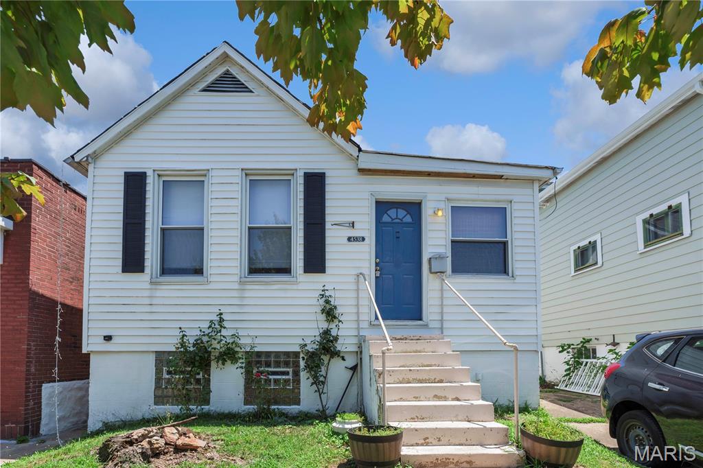 4538 Ray Avenue Property Photo 1