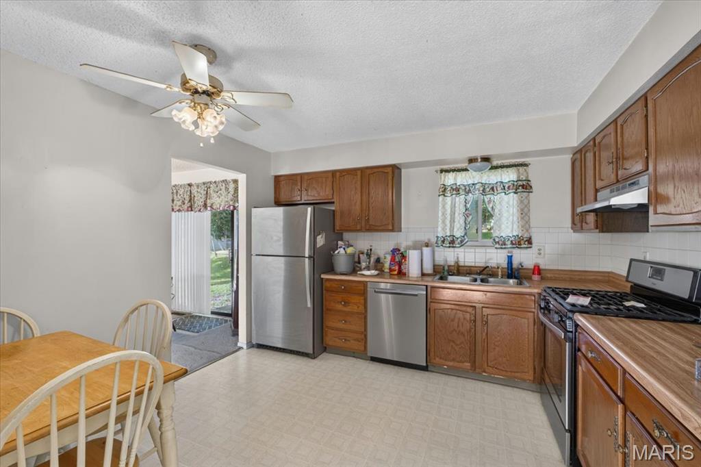 8543 Maylor Drive Property Photo 12